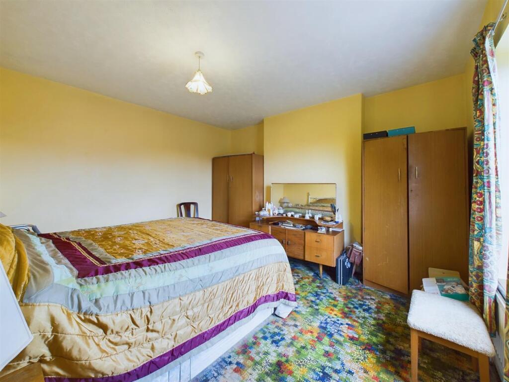 Bedroom: