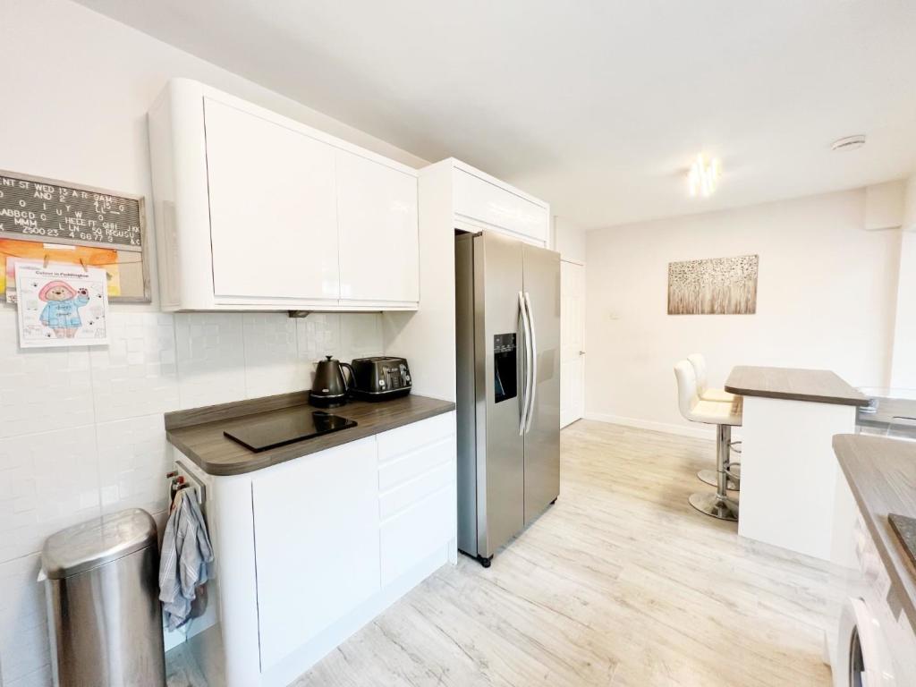 Kitchen pic 4.jpg