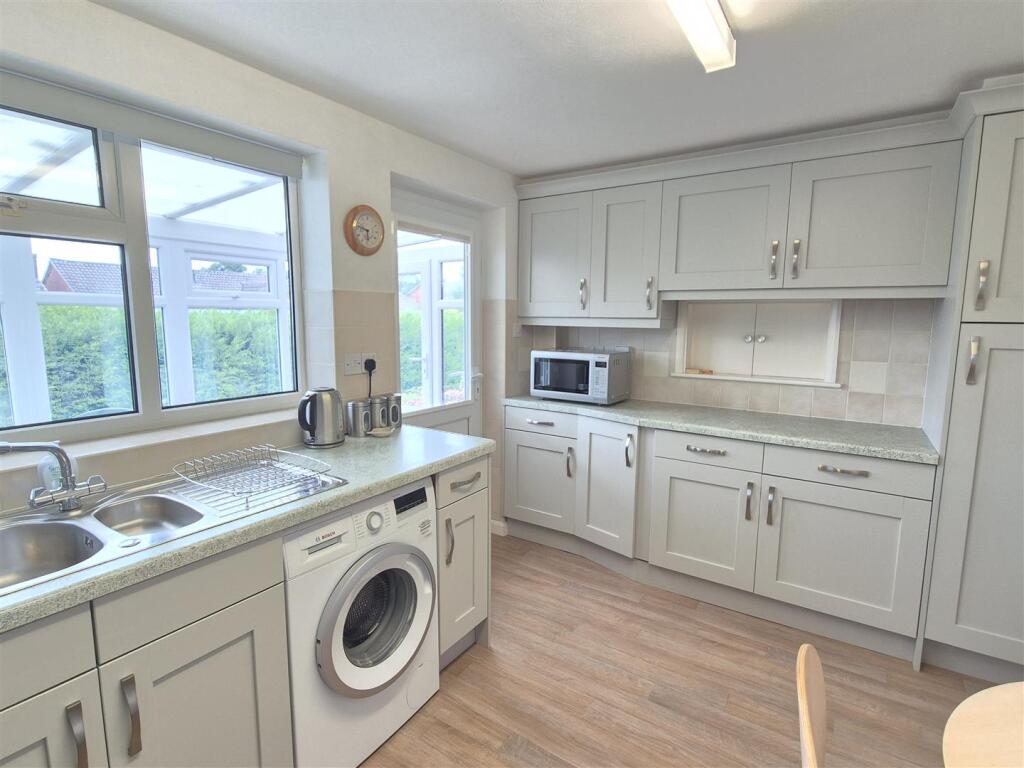 Kitchen/Breakfast Room