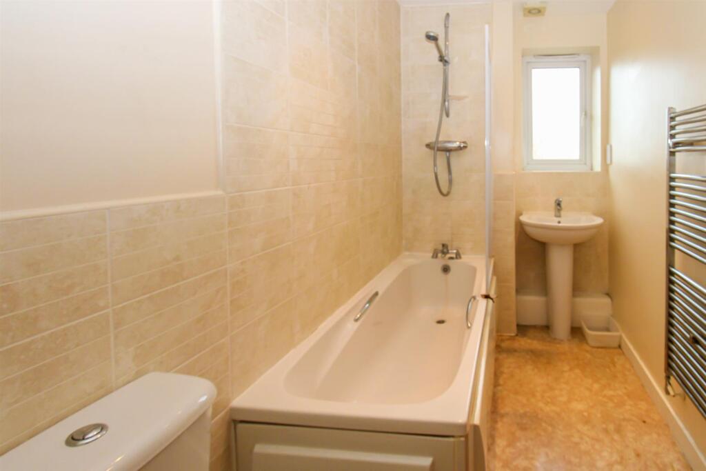 BATHROOM/W.C.
