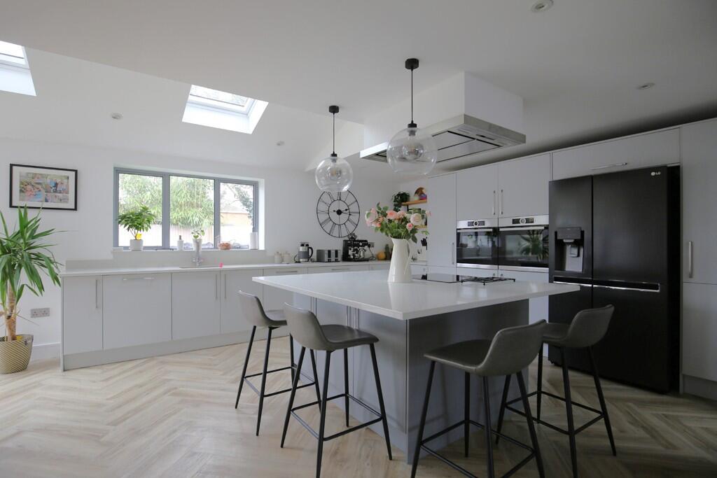 Kitchen/dining
