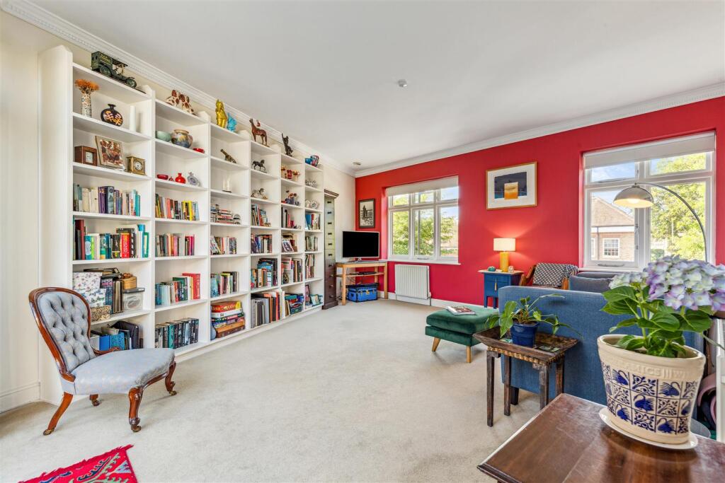 Thames Road, Chiswick, London W4