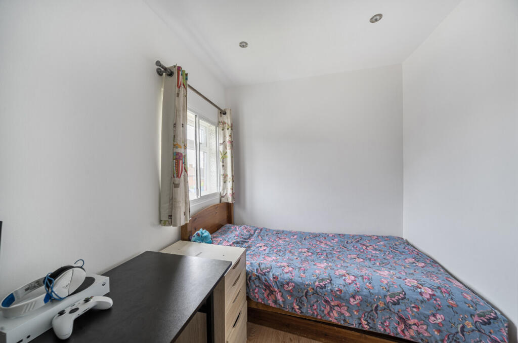 1343076-3-68a5b66...