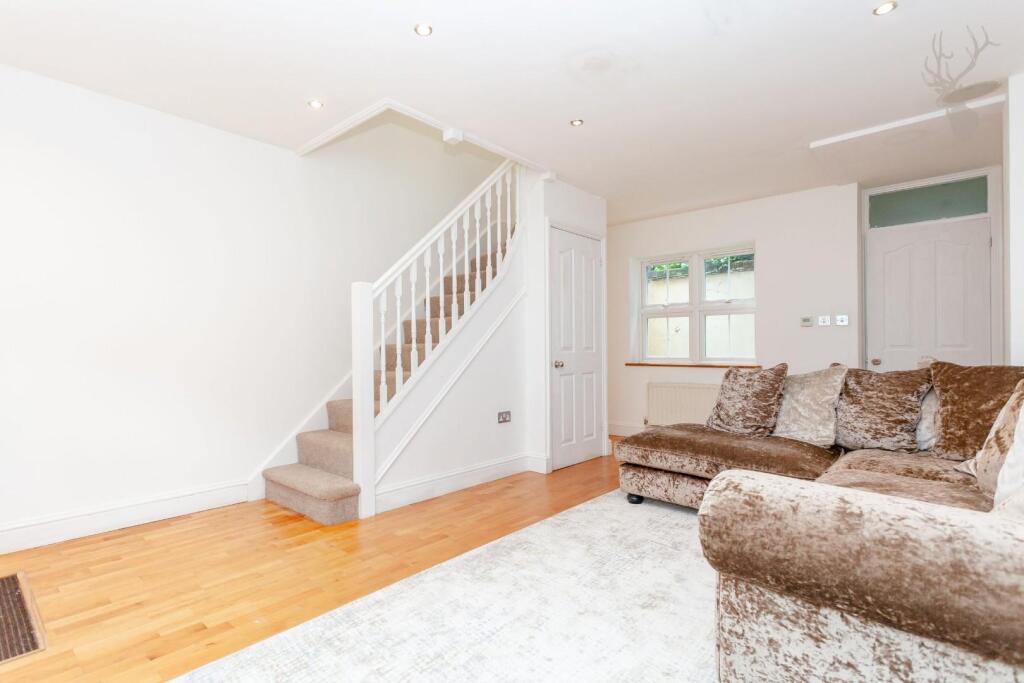 Blondin Street (2).jpg