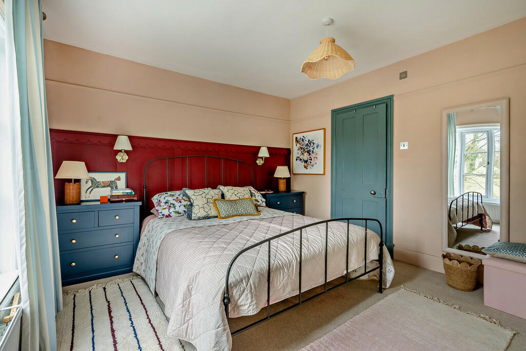 8631171-interior2...