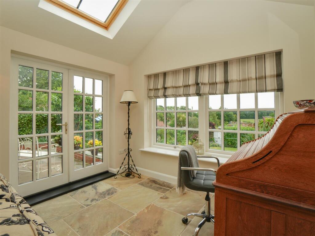 Open Plan Living Dining Kitchen