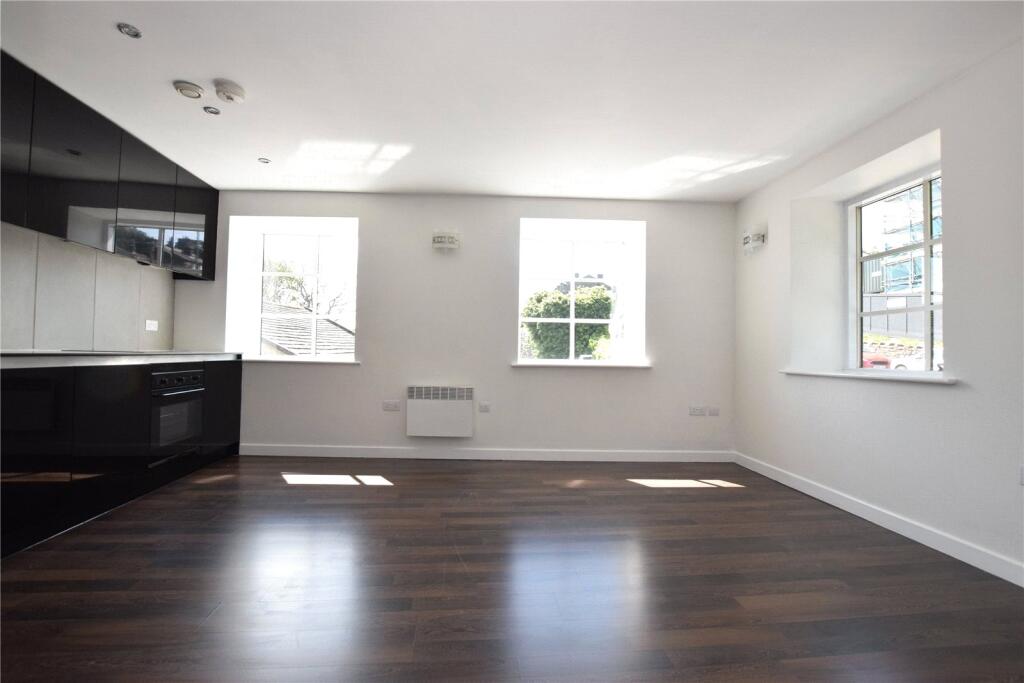 Lounge/Kitchen