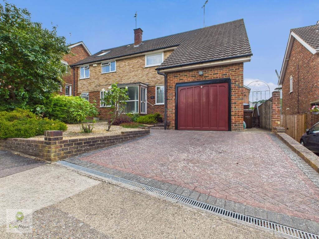 CAM02308G0-PR0160-STILL041