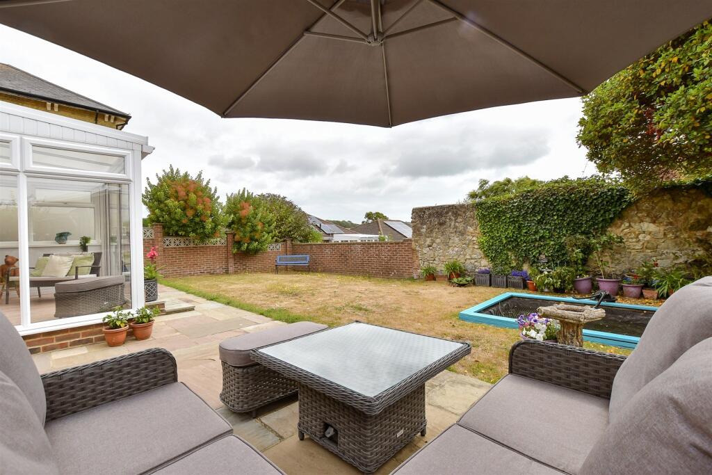 External Lifestyle Photograph