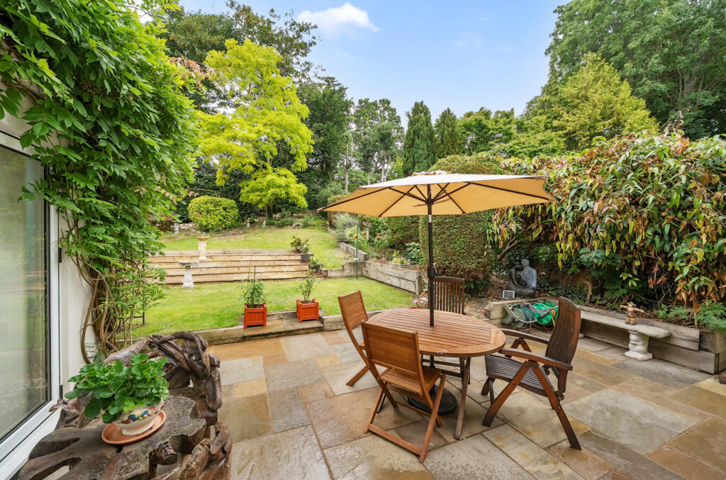 1334827-5-68946a3...