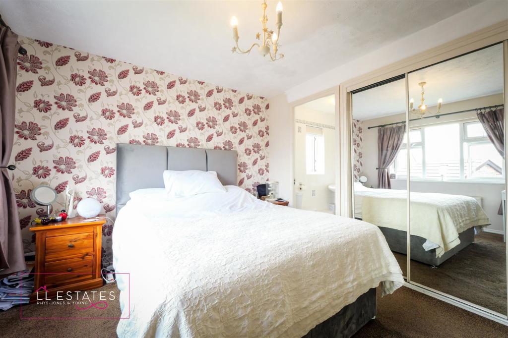 45 Bodelwyddan Ave-56.jpg