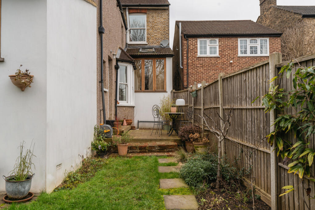 253813 - 44WivertonRoad_HighRes-05.jpg