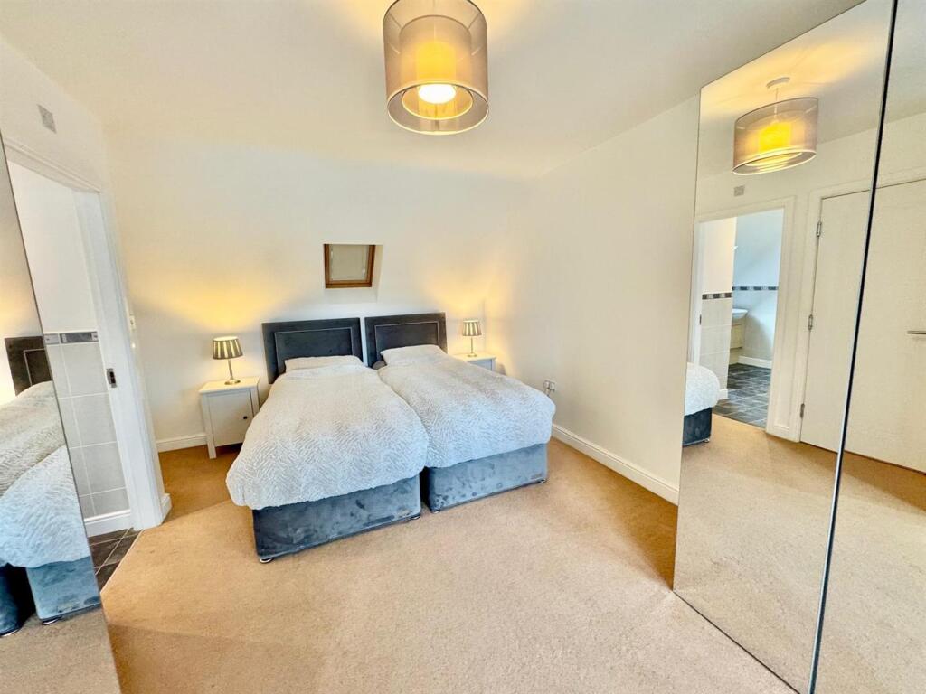 PHOTO-2025-02-05-21-04-52 (3).jpg