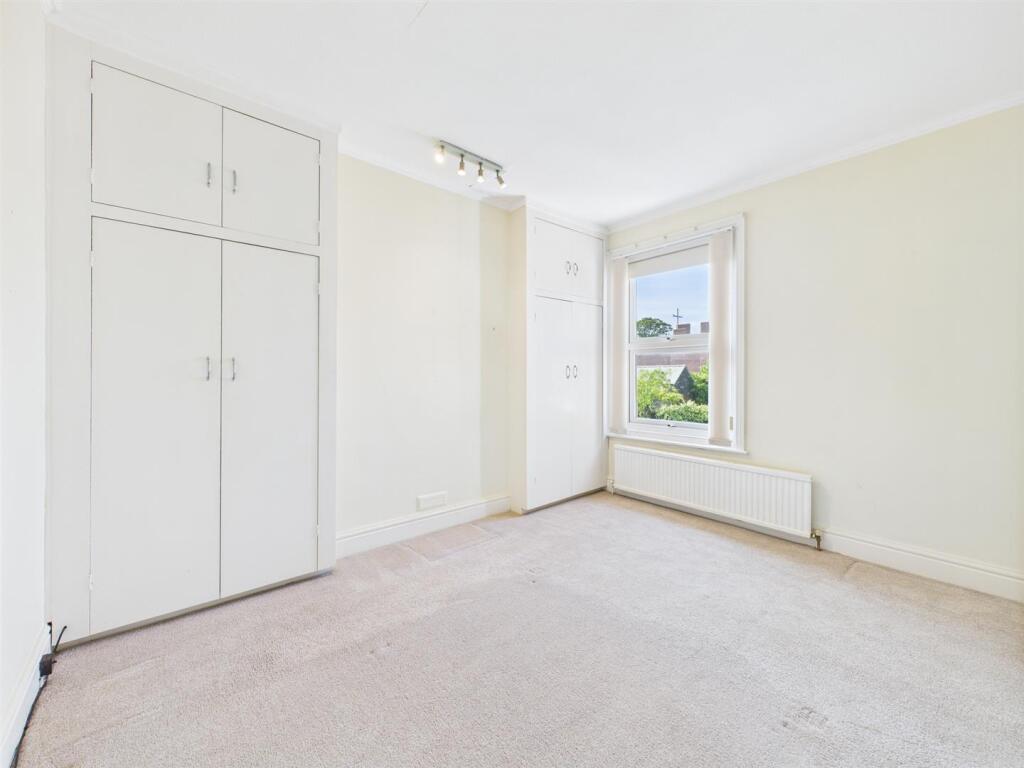 Bedroom: