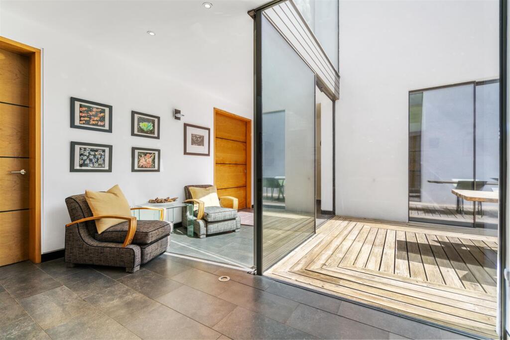 1 Chattock Gardens_27.jpg