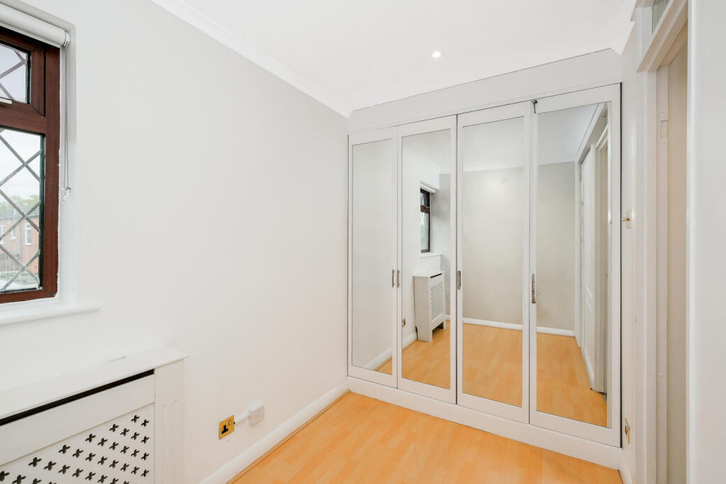 210 The Broadway-23.jpg