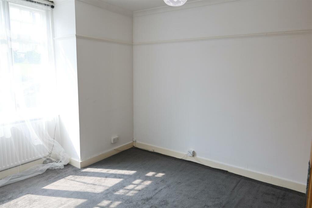 Bedroom(2)