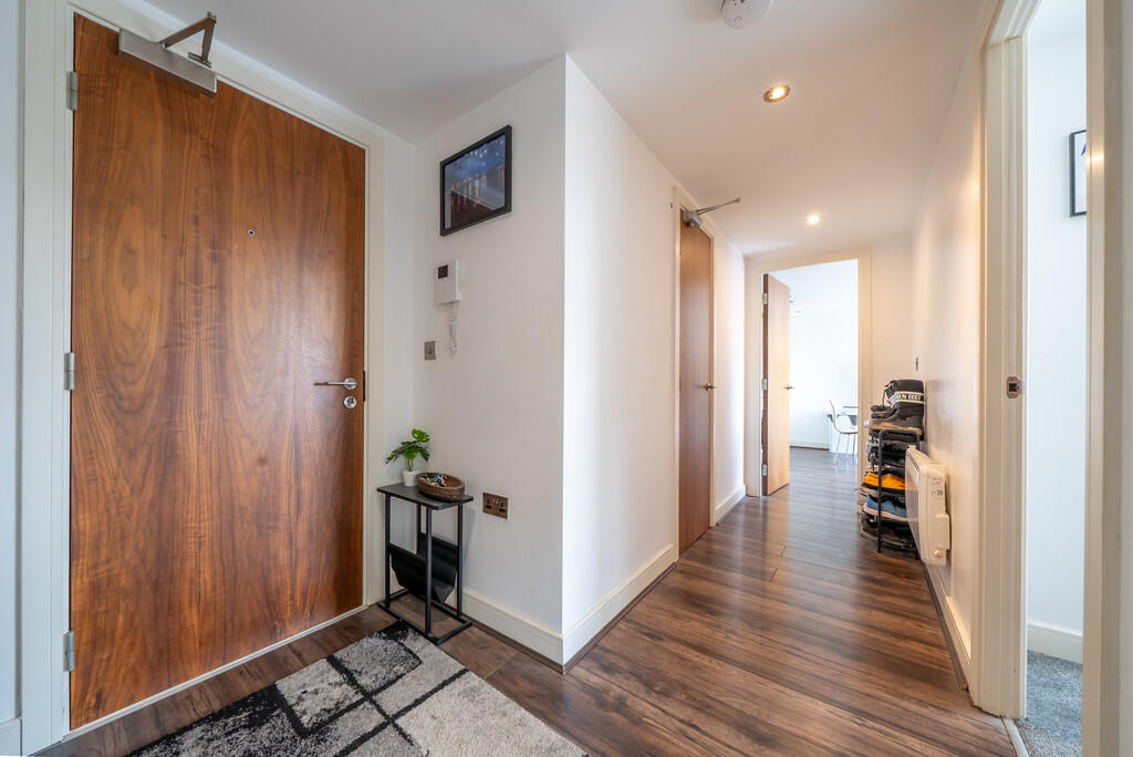 Maddison House000...