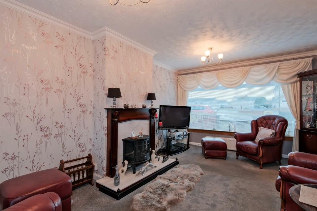 004-35 Greenfield Road, Carluke, ML85DA.jpg