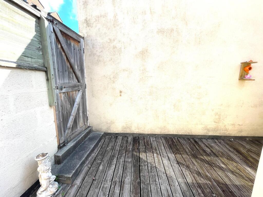 Rear Courtyard two.JPG