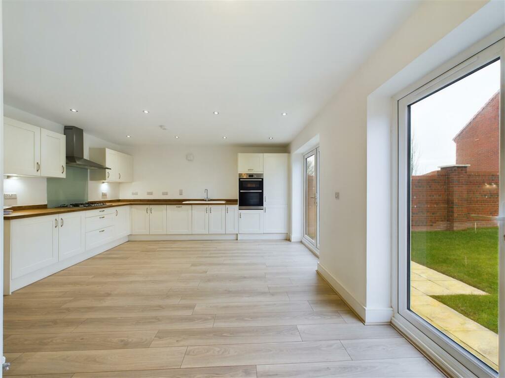 KITCHEN/ LIVING/ DINER