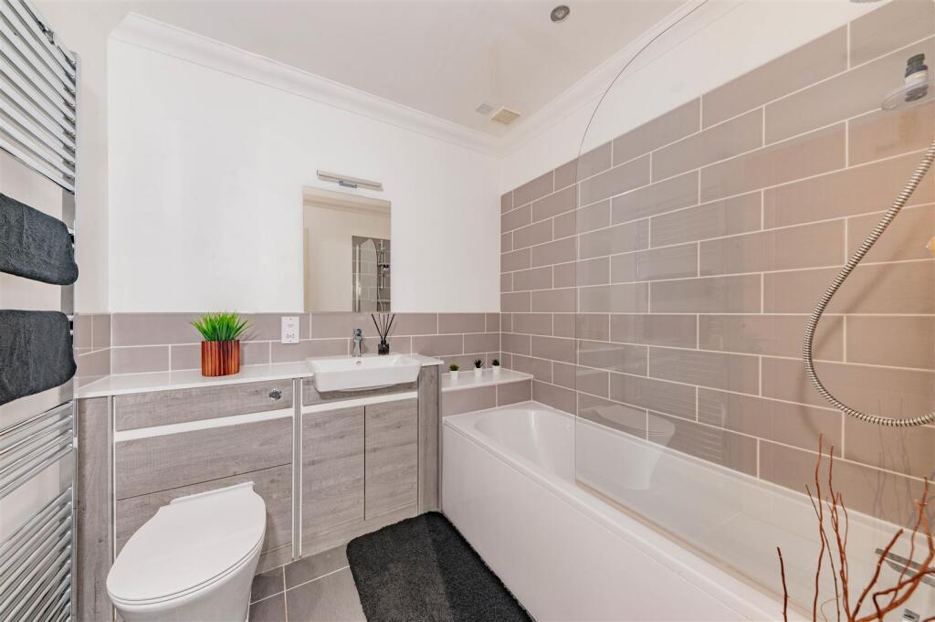 64 Cotton Road Dundee-11.JPG