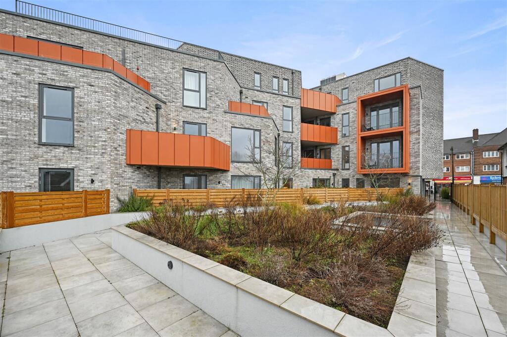 Wrealty - Exteriors, Bejoux Court - Comm Garden1 (