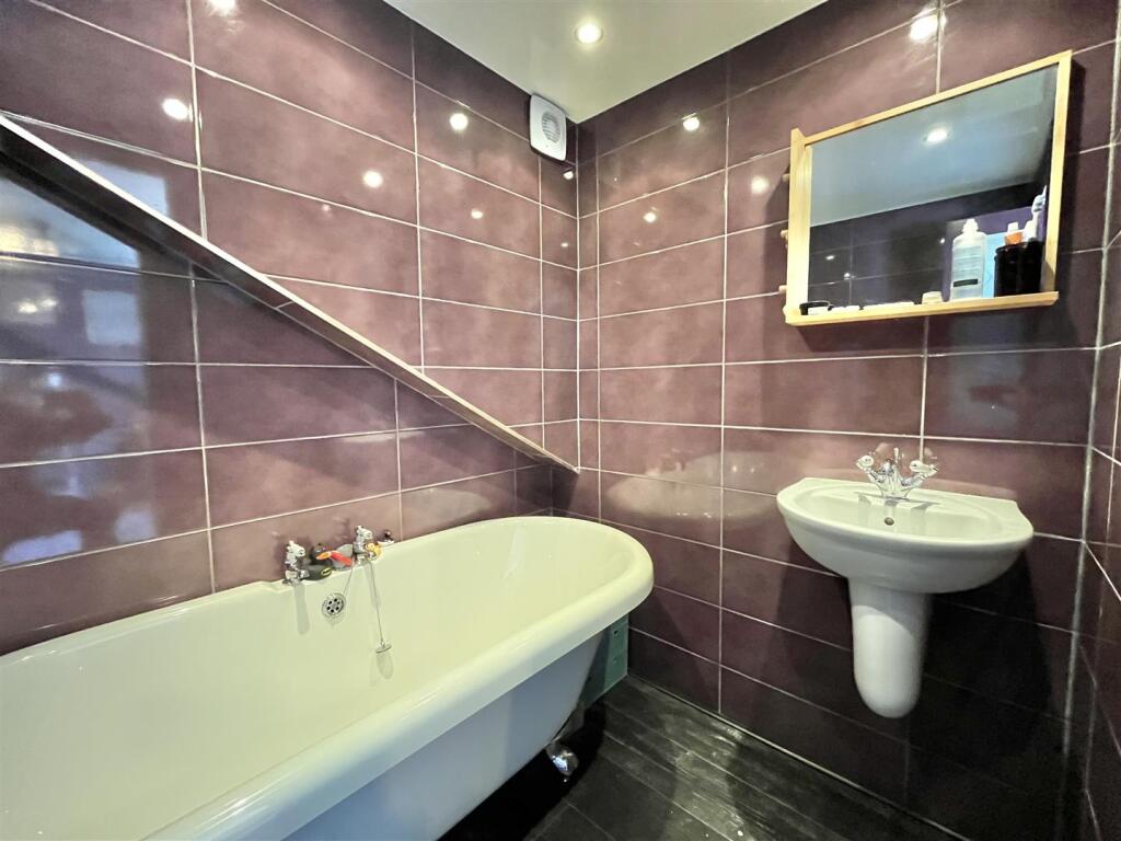 En-Suite Bathroom