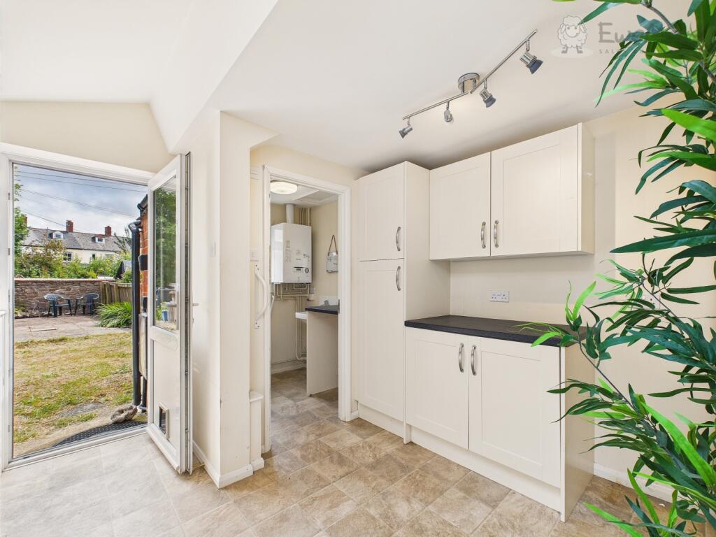 CAM03640G0-PR0055-STILL012