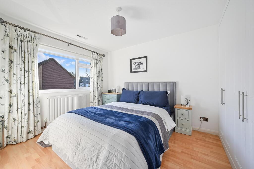 HILLSIDE CLOSE, 3- (9).jpg