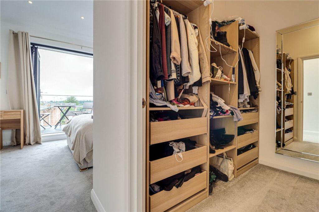 Walk-In Wardrobe