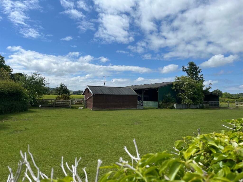 OUTBUILDING/STABLE BLOCK