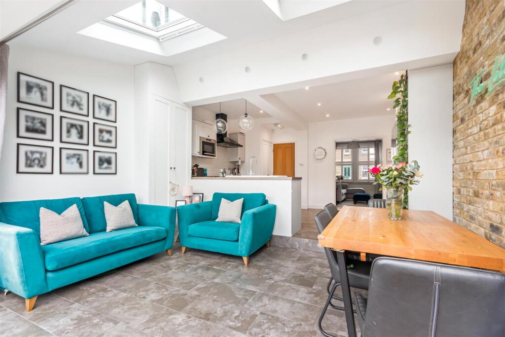 Open Plan Kitchen &amp; Living