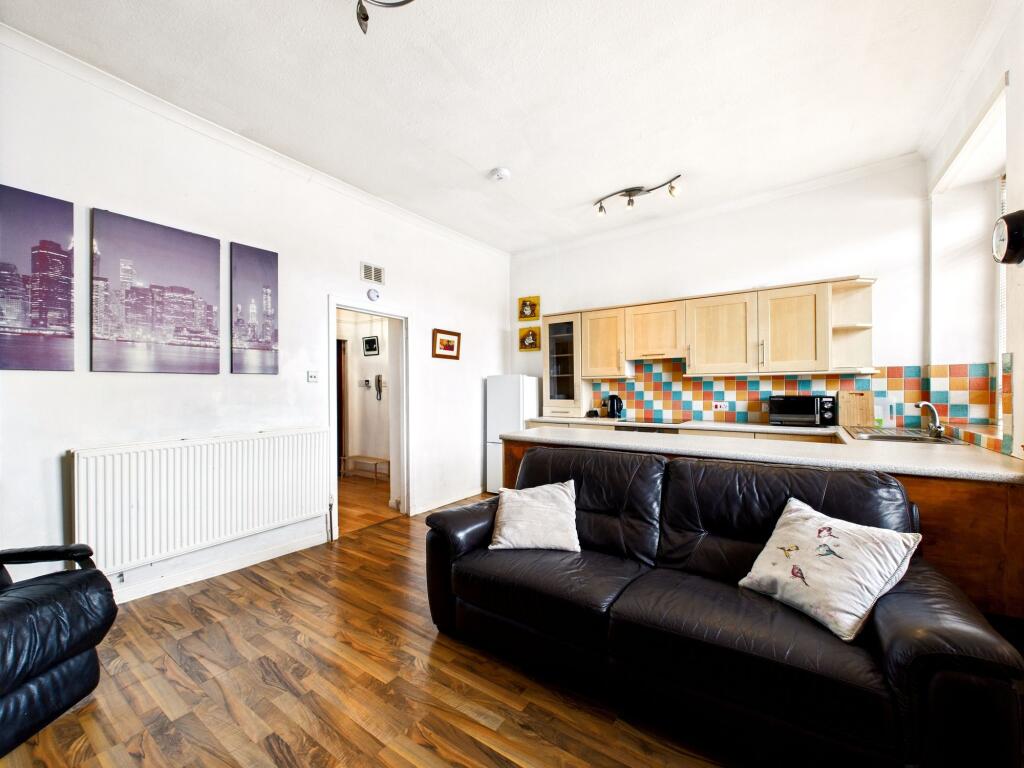 Kitchen/Lounge