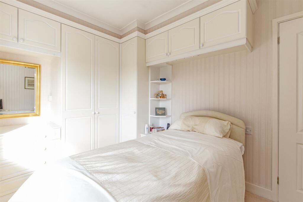 Bedroom 2-2.jpg