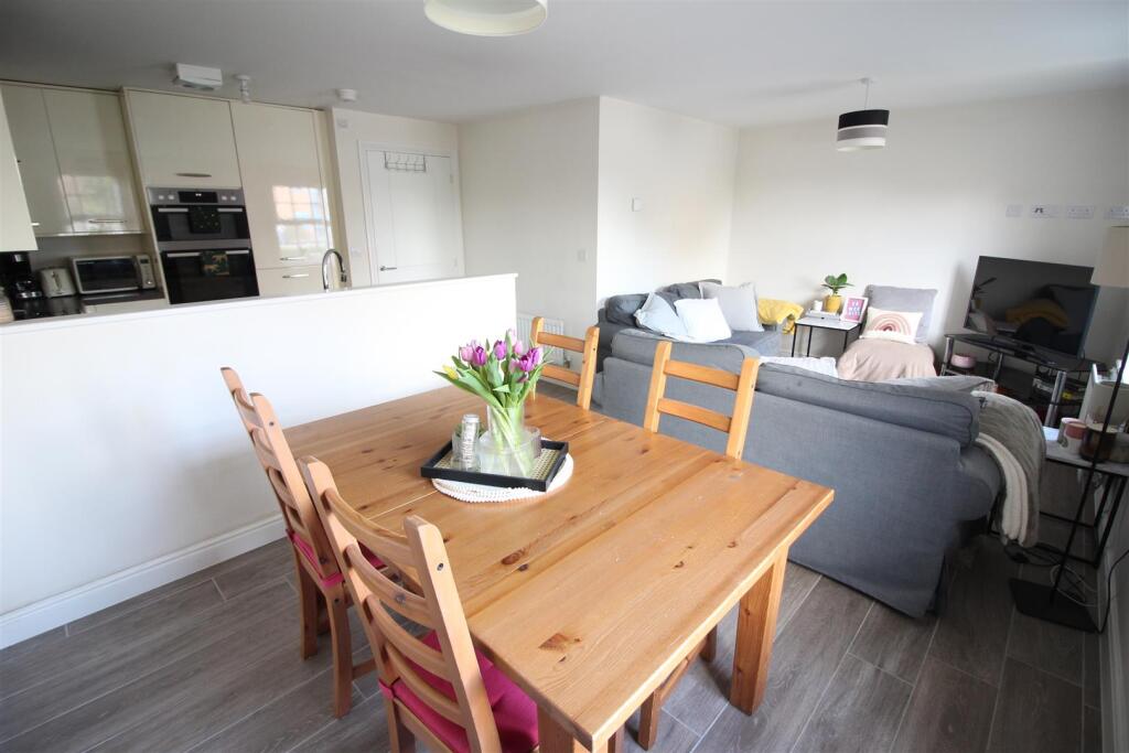 Lounge/Diner/ Kitchen