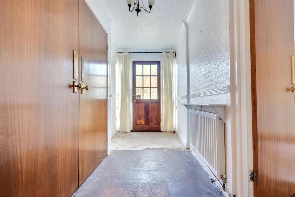 Entrance Hall_1.jpeg