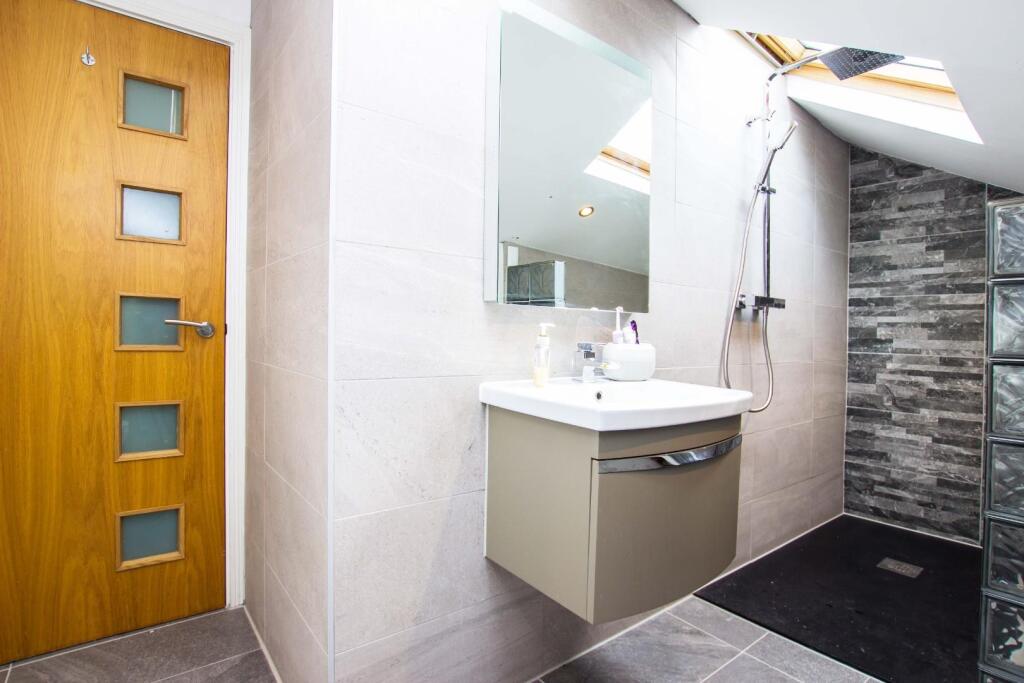 Halley Road (12).jpg