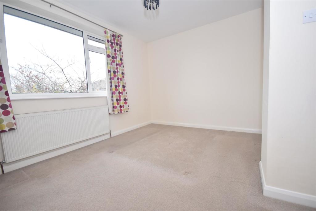 Bedroom 1.jpg