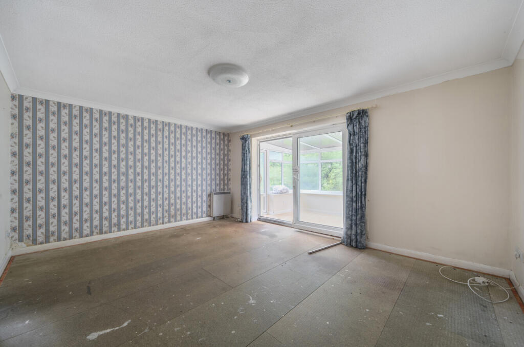 1306994-5-684aee3...