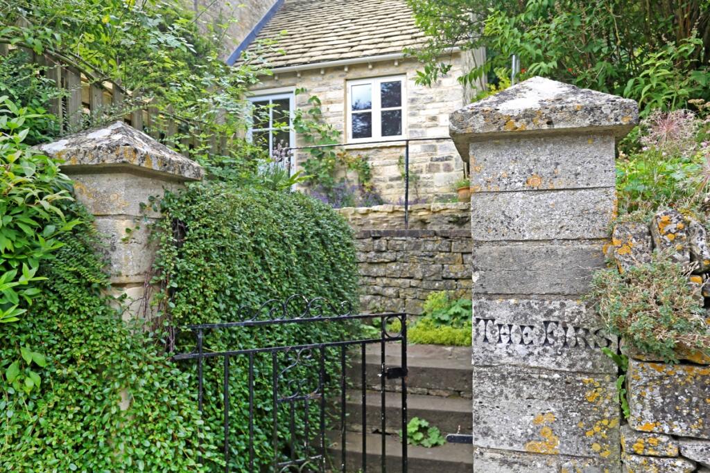 The Firs fpz17161...