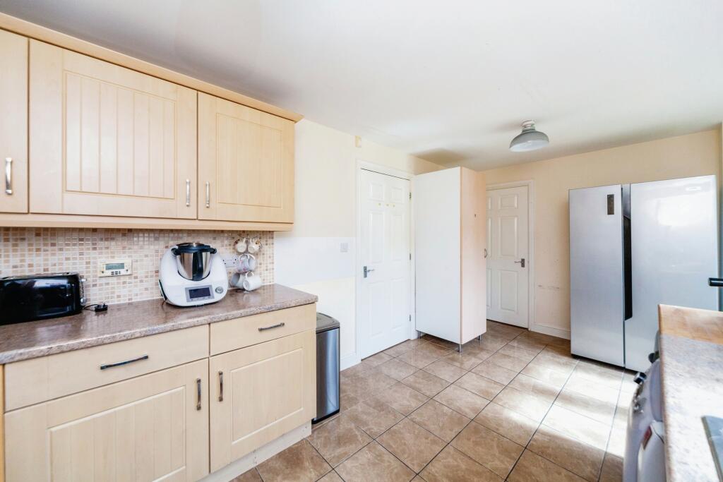 Kitchen/ Dining