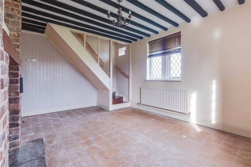 Constables Ivy Cottage, Brimstage Lane-2-5.jpg