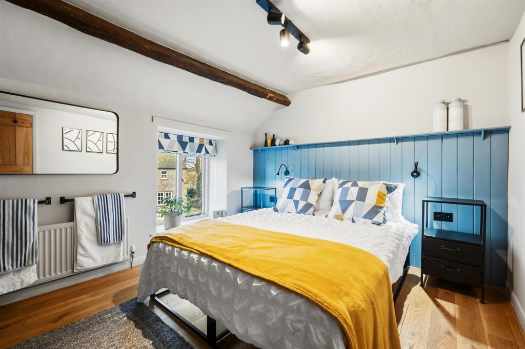 Saxton Mee Well Yard 0017.jpg