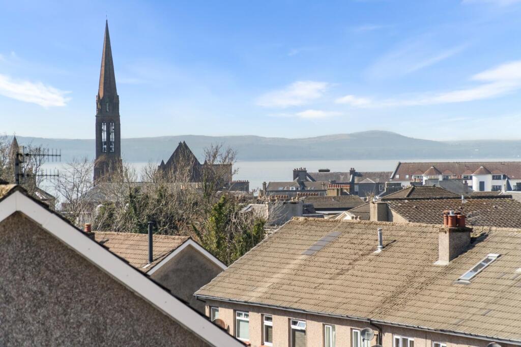 25_10 millburn gardens, largs (25).jpg