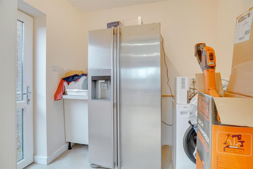 16 Trinity Dr-16 Trinity Dr, Newmarket--23.jpg