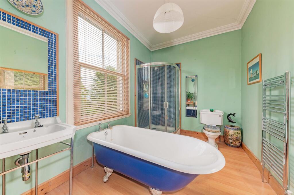 11 West Park Road Dundee-11.JPG