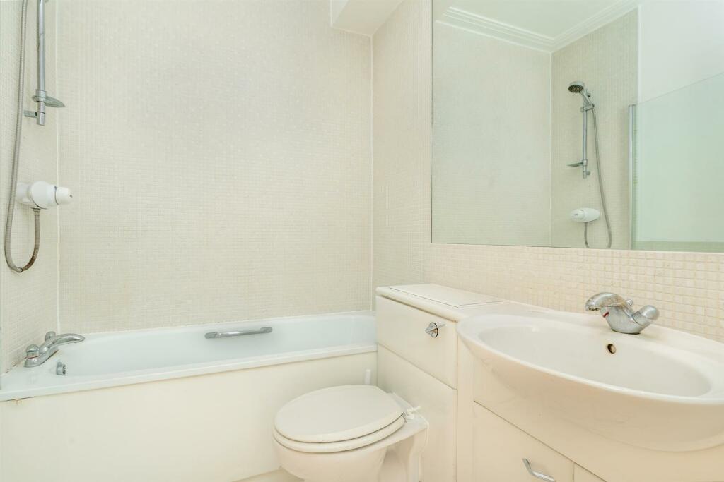 Bathroom.jpg