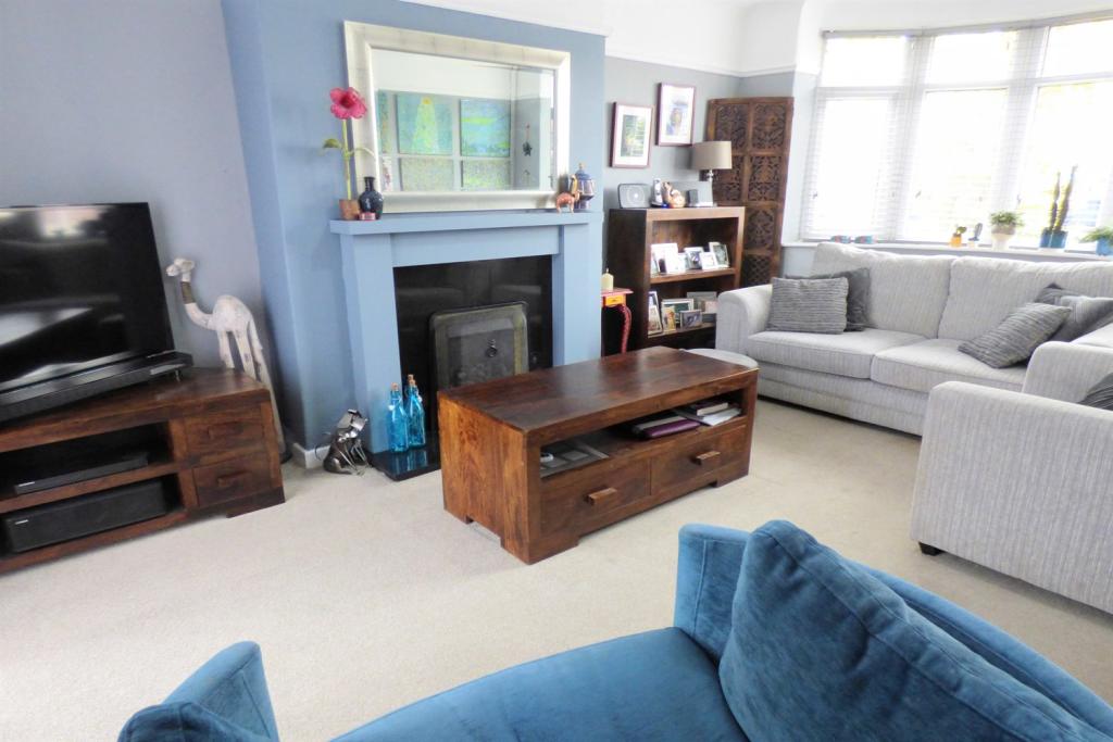 Lounge 2