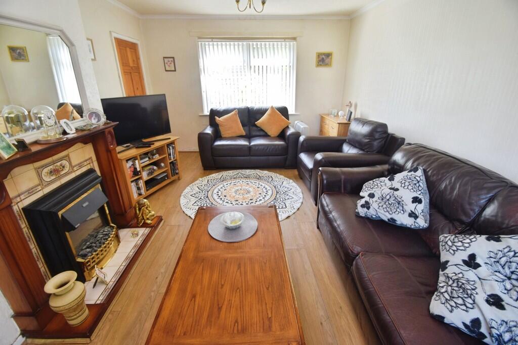 c16369e8-Lounge 2...